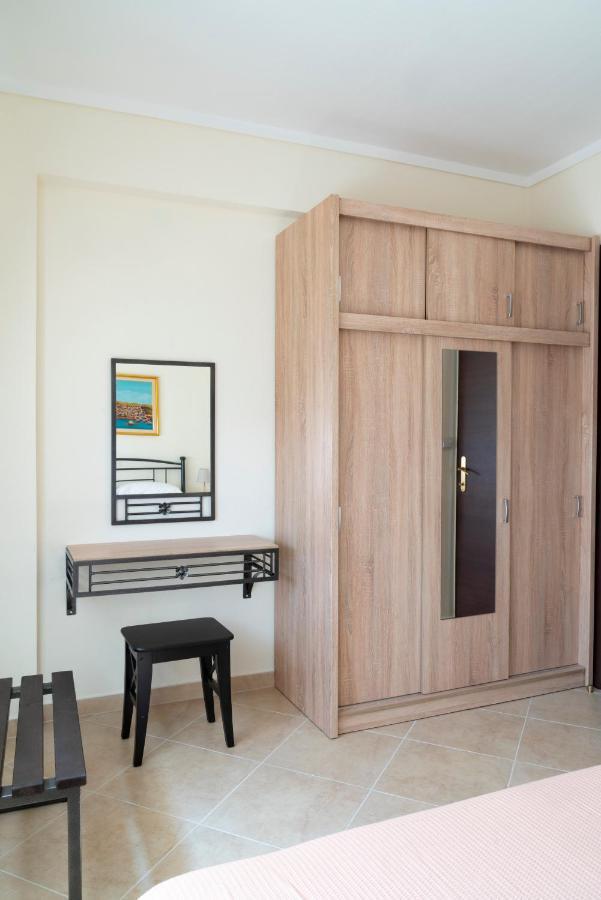 Alexandros Maisonettes & Apartments เนอามูดาเนีย ภายนอก รูปภาพ