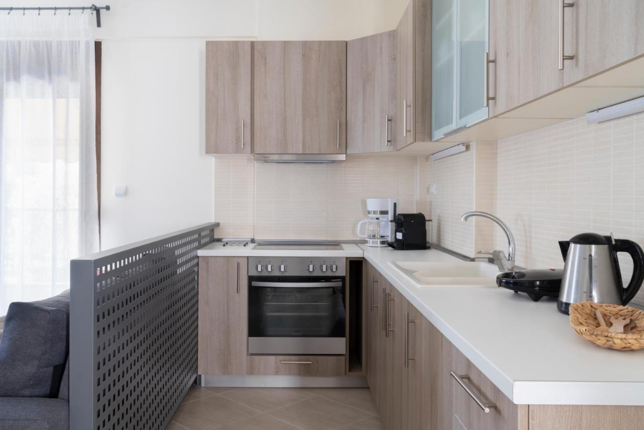 Alexandros Maisonettes & Apartments เนอามูดาเนีย ภายนอก รูปภาพ